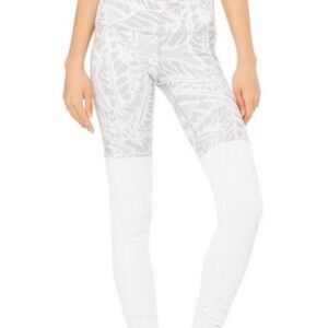 ALO Yoga Goddess Leggings Size Large Gray and White Palm Leaf Print and White